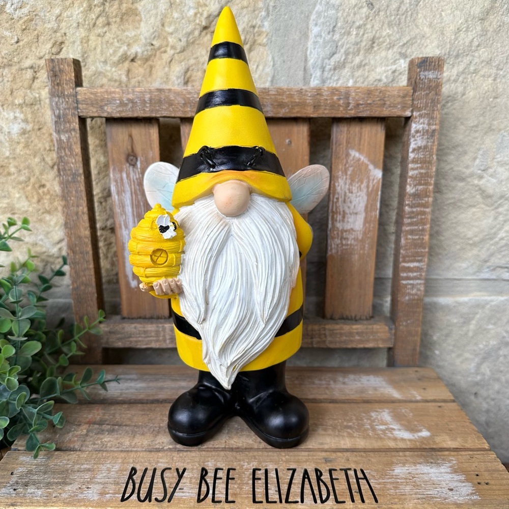 🆕 Bumble Bee 10" H Gnome Holding a Bee Hive Resin Spring Decor!